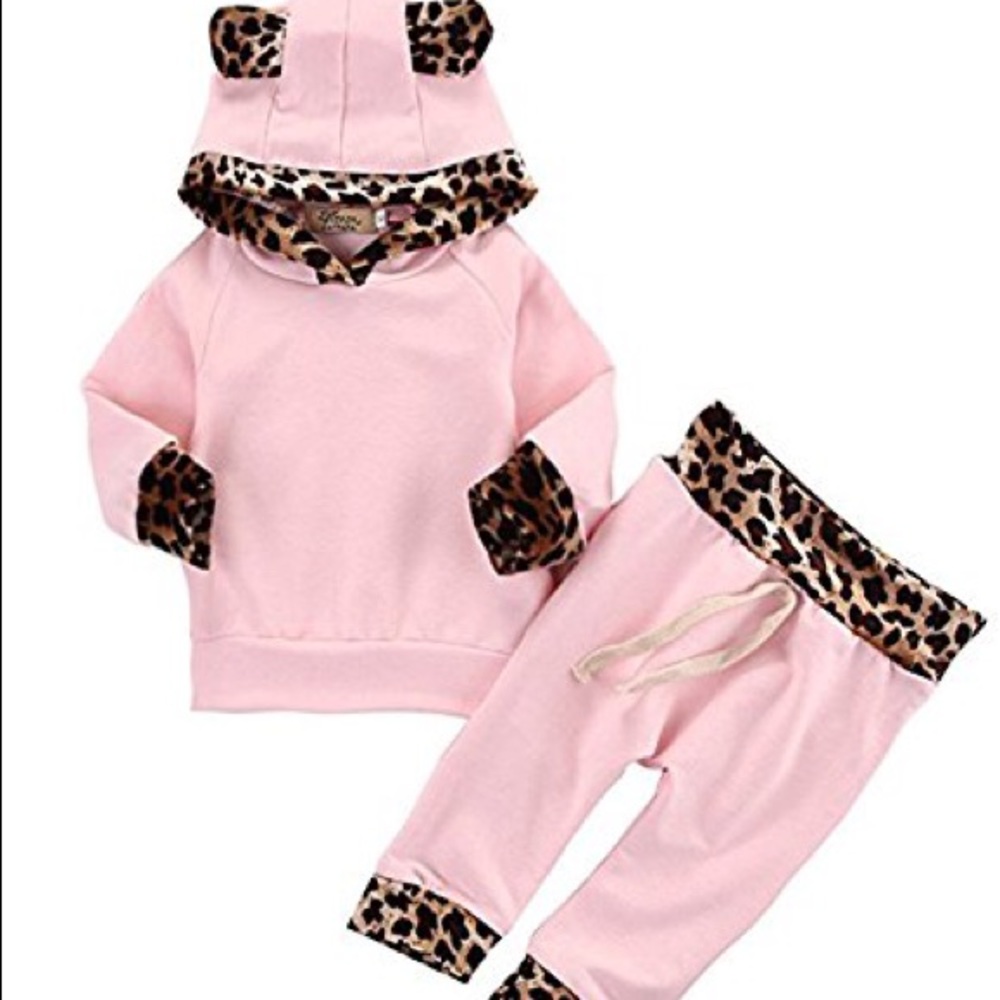Cute leopard print newborn outfit